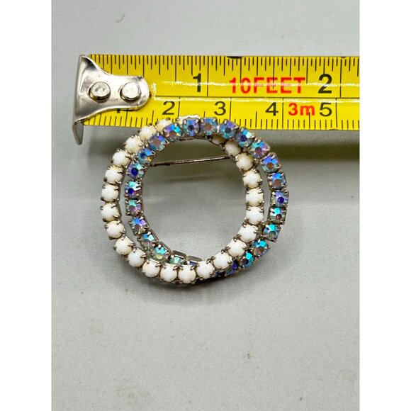 Vintage Rhinestones Wreath Pin Brooch Intersecting Circle White Blue Rhinestones - Picture 8 of 8